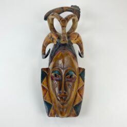 Pakabinama medinė afrikietiška kaukė 14,5x20x54 cm