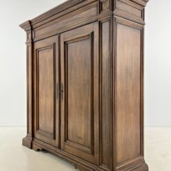 Dviejų durų sendinta riešutmedžio spinta 55x177x172 cm