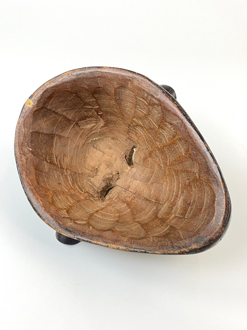 DP0015-kitokios-skulpturos-9 Pakabinama medinė afrikietiška Kongo Respublikos Kifwebe kaukė 12x24x29 cm