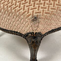 Ąžuolinis drožinėtas pufas – pakojis su gobelenu 46x46x30 cm