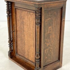 Pakabinama sieninė ąžuolinė spintelė 31,5x48x64 cm