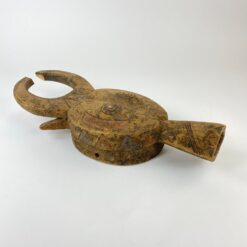 Pakabinama medinė afrikietiška kaukė “Ugnies įžiebėjas” 12x20x53 cm