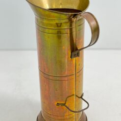 Žalvarinė ąsočio formos skėtinė su rankena 20x29x50 cm