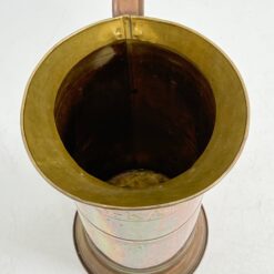 Žalvarinė ąsočio formos skėtinė su rankena 20x29x50 cm