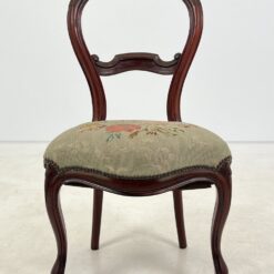 Raudonmedžio kėdė su ratukais ant priekinių kojų 54x50x91,5 cm, 46 cm