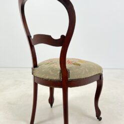 Raudonmedžio kėdė su ratukais ant priekinių kojų 54x50x91,5 cm, 46 cm