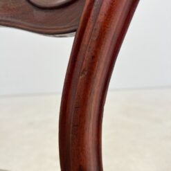 Raudonmedžio kėdė su ratukais ant priekinių kojų 54x50x91,5 cm, 46 cm