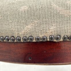 Raudonmedžio kėdė su ratukais ant priekinių kojų 54x50x91,5 cm, 46 cm