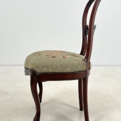 Raudonmedžio kėdė su ratukais ant priekinių kojų 54x50x91,5 cm, 46 cm