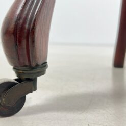 Raudonmedžio kėdė su ratukais ant priekinių kojų 54x50x91,5 cm, 46 cm