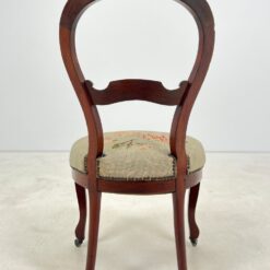 Raudonmedžio kėdė su ratukais ant priekinių kojų 54x50x91,5 cm, 46 cm