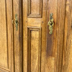 Ąžuolinė dviejų durų ir dviejų stalčių spinta 78x189x193 cm