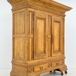 Ąžuolinė dviejų durų ir dviejų stalčių spinta 78x189x193 cm