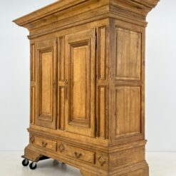 Ąžuolinė dviejų durų ir dviejų stalčių spinta 78x189x193 cm