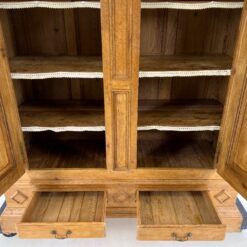 Ąžuolinė dviejų durų ir dviejų stalčių spinta 78x189x193 cm