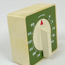 Vintažinis “Junghans” mechaninis laikmatis (max 60 min) 5x7x7 cm