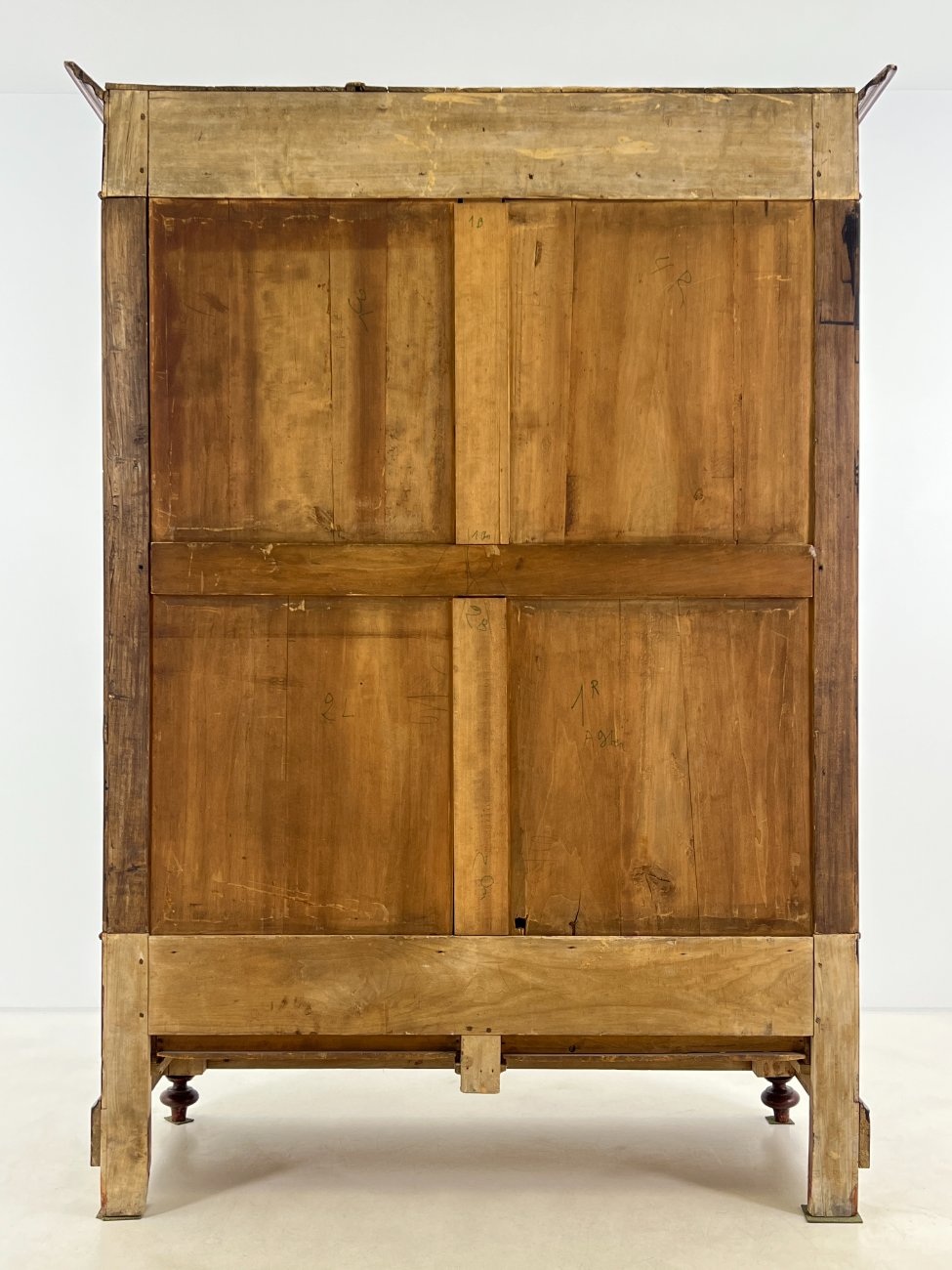 DP0065-spintos-10 Medinė dviejų durų ir dviejų stalčių spinta 70x180x225 cm