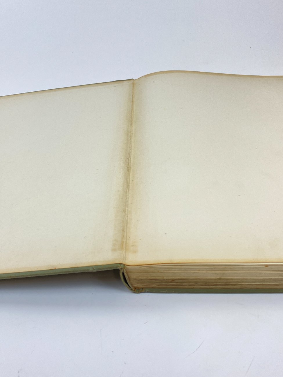 E0974-knygos-14 K. Kobylanska knyga rusų kalba “Шопен на родине” 3,5×29,5×40,5 cm