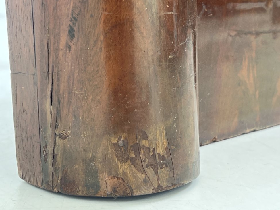 E0975-veidrodziai-14 Veidrodis senoviniame raudonmedžio rėme 9x70x143 cm