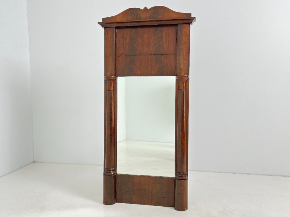 E0975-veidrodziai-2 Veidrodis senoviniame raudonmedžio rėme 9x70x143 cm