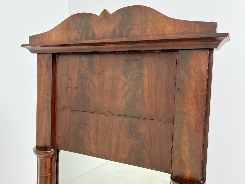 E0975-veidrodziai-5 Veidrodis senoviniame raudonmedžio rėme 9x70x143 cm