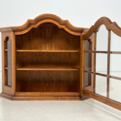 Ąžuolinė pakabinama spintelė su stiklu 20,5x81x65 cm