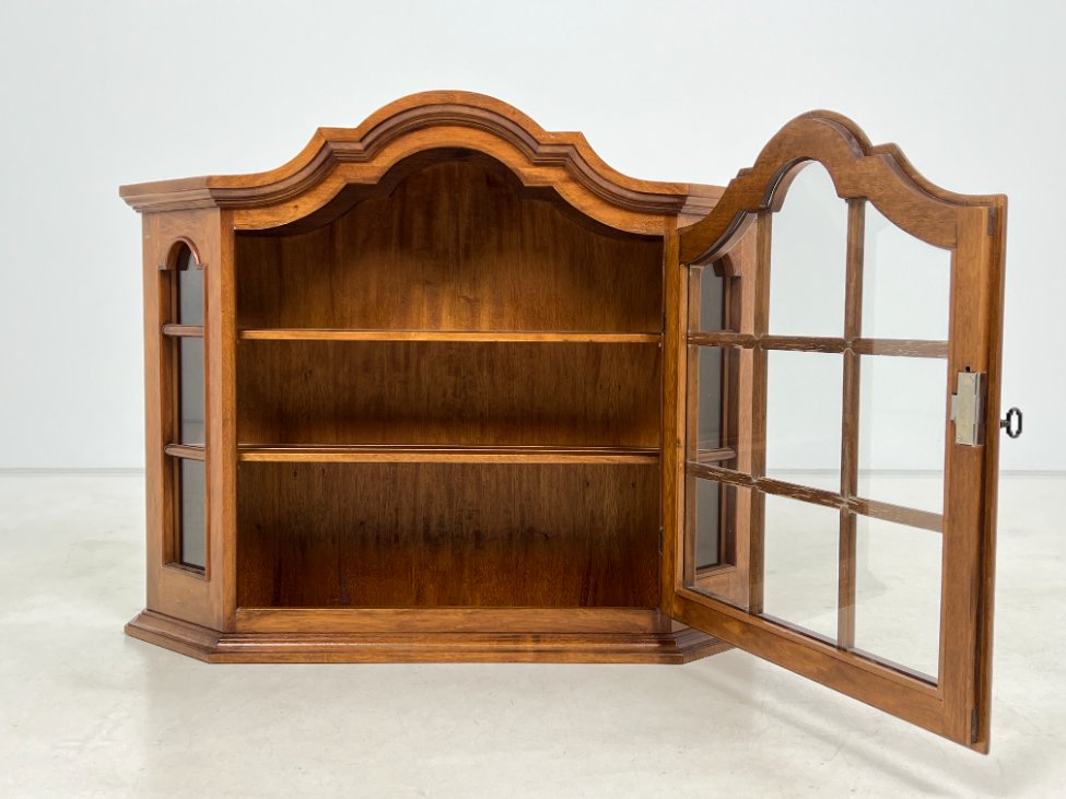 HB0029-spinteles-6 Ąžuolinė pakabinama spintelė su stiklu 20,5x81x65 cm