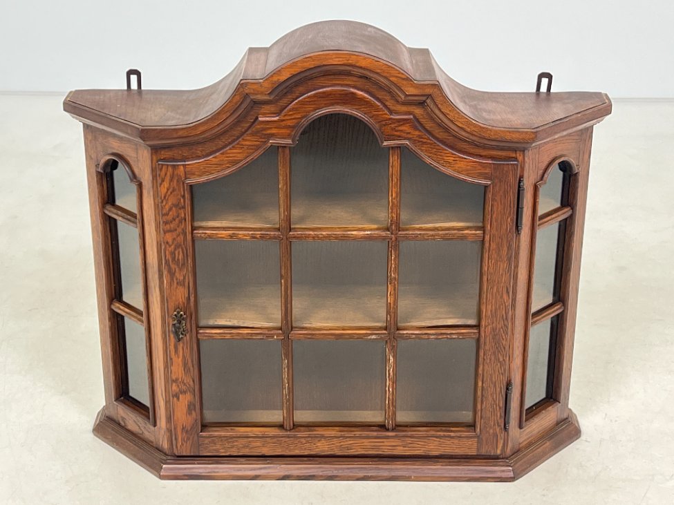 HB0030-spinteles-2 Ąžuolinė pakabinama spintelė su stiklu 19,5×78,5×65,5 cm