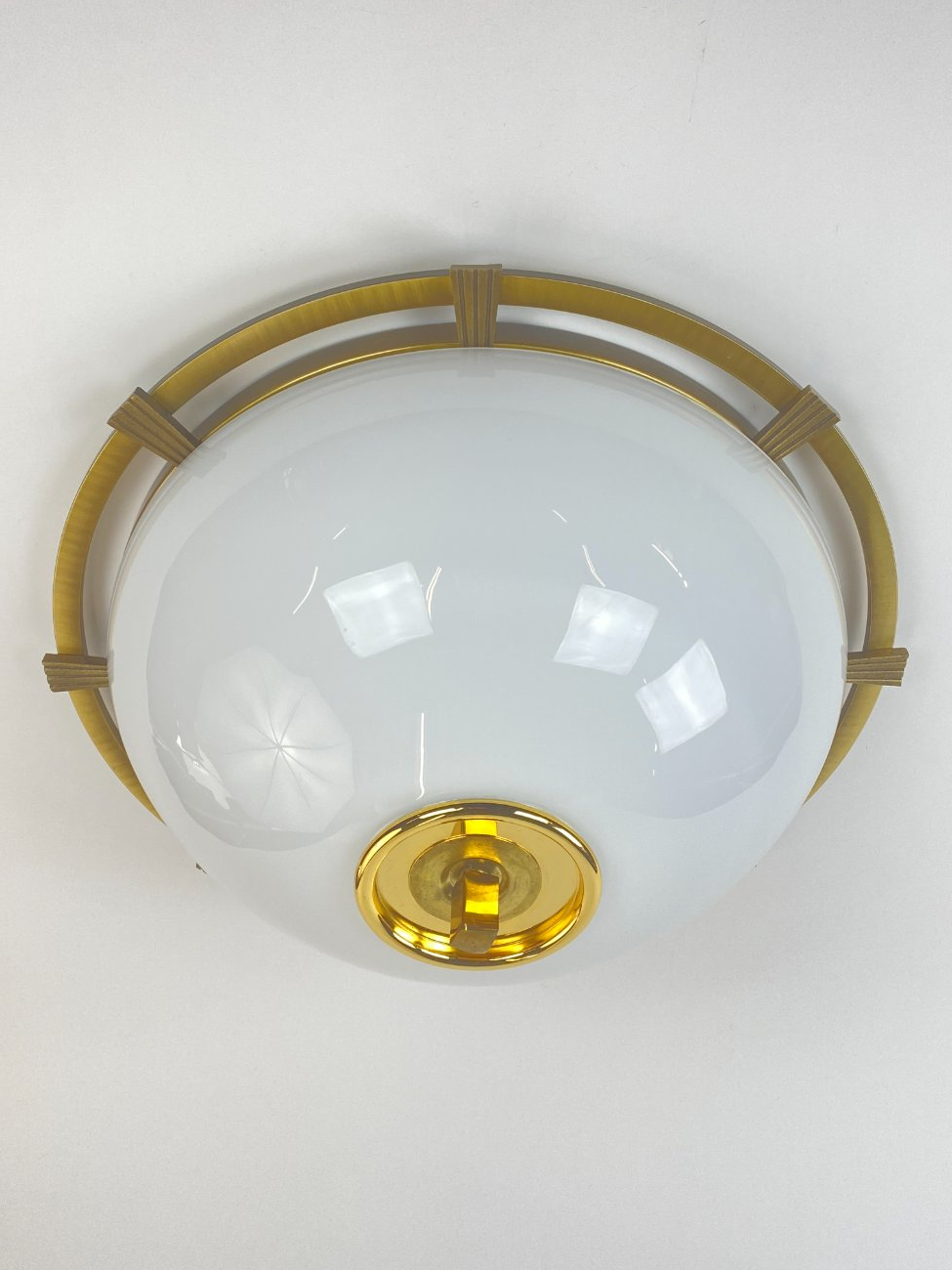 HB0043-pakabinami-sviestuvai-1 Žalvarinis kabinamas Fischer Leuchten šviestuvas stiklo gaubtu 54x54x24 cm