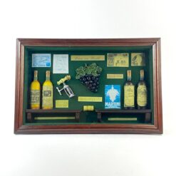 Paveiksliukas su miniatiūromis "Wines of the world" 9x52,5x34,5 cm