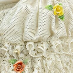 Porcelianinė “Unterweißbach” grojančios moters statula 20x14x21 cm