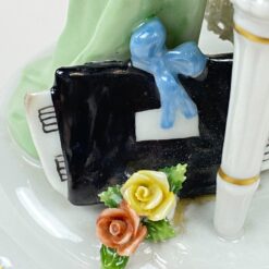 Porcelianinė “Unterweißbach” grojančios moters statula 20x14x21 cm