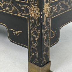 Rytietiška juodos spalvos vitrina su akmens dekoracijomis 42x83x179 cm