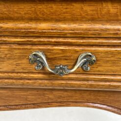 Ąžuolinė dviejų durų ir vieno stalčiaus komoda 45x107x119 cm