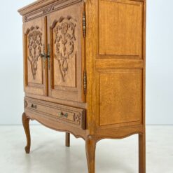 Ąžuolinė dviejų durų ir vieno stalčiaus komoda 45x107x119 cm