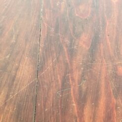 Apvalus raudonmedžio valgomojo stalas drožinėtomis kojomis 98x100x72 cm