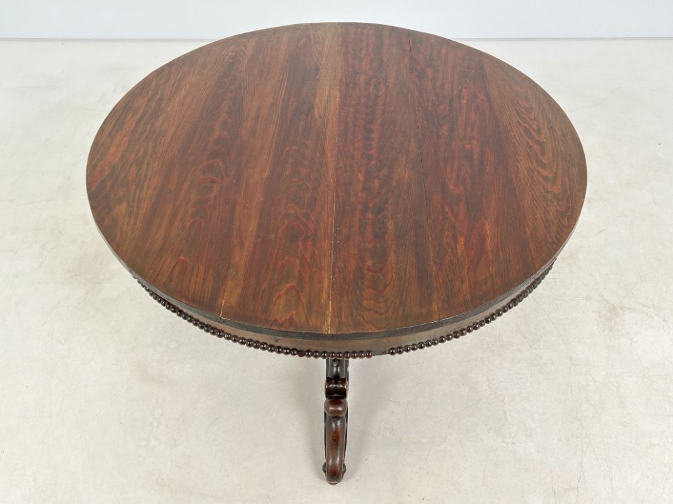 HL0229-stalai-3 Apvalus raudonmedžio valgomojo stalas drožinėtomis kojomis 98x100x72 cm