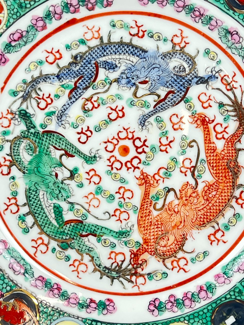 HL0260-servizu-dalys-5 Kiniška Makao porcelianinė lėkštė su drakonų atvaizdu 26,5×26,5×3 cm