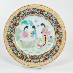Kiniška porcelianinė lėkštė su trijų moterų atvaizdu 27x27x2,5 cm