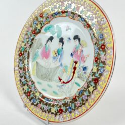 Kiniška porcelianinė lėkštė su trijų moterų atvaizdu 27x27x2,5 cm