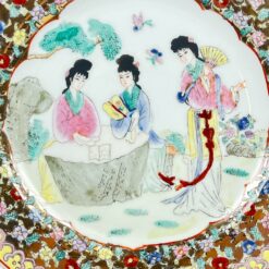 Kiniška porcelianinė lėkštė su trijų moterų atvaizdu 27x27x2,5 cm