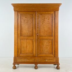 Ąžuolinė dviejų durų ir dviejų stalčių rūbų spinta 56x161x206 cm