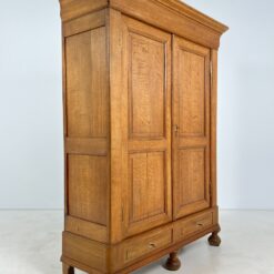 Ąžuolinė dviejų durų ir dviejų stalčių rūbų spinta 56x161x206 cm