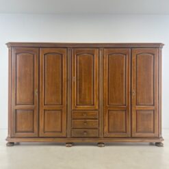 Ilga ąžuolinė penkių durų ir trijų stalčių spinta 60x295x187 cm