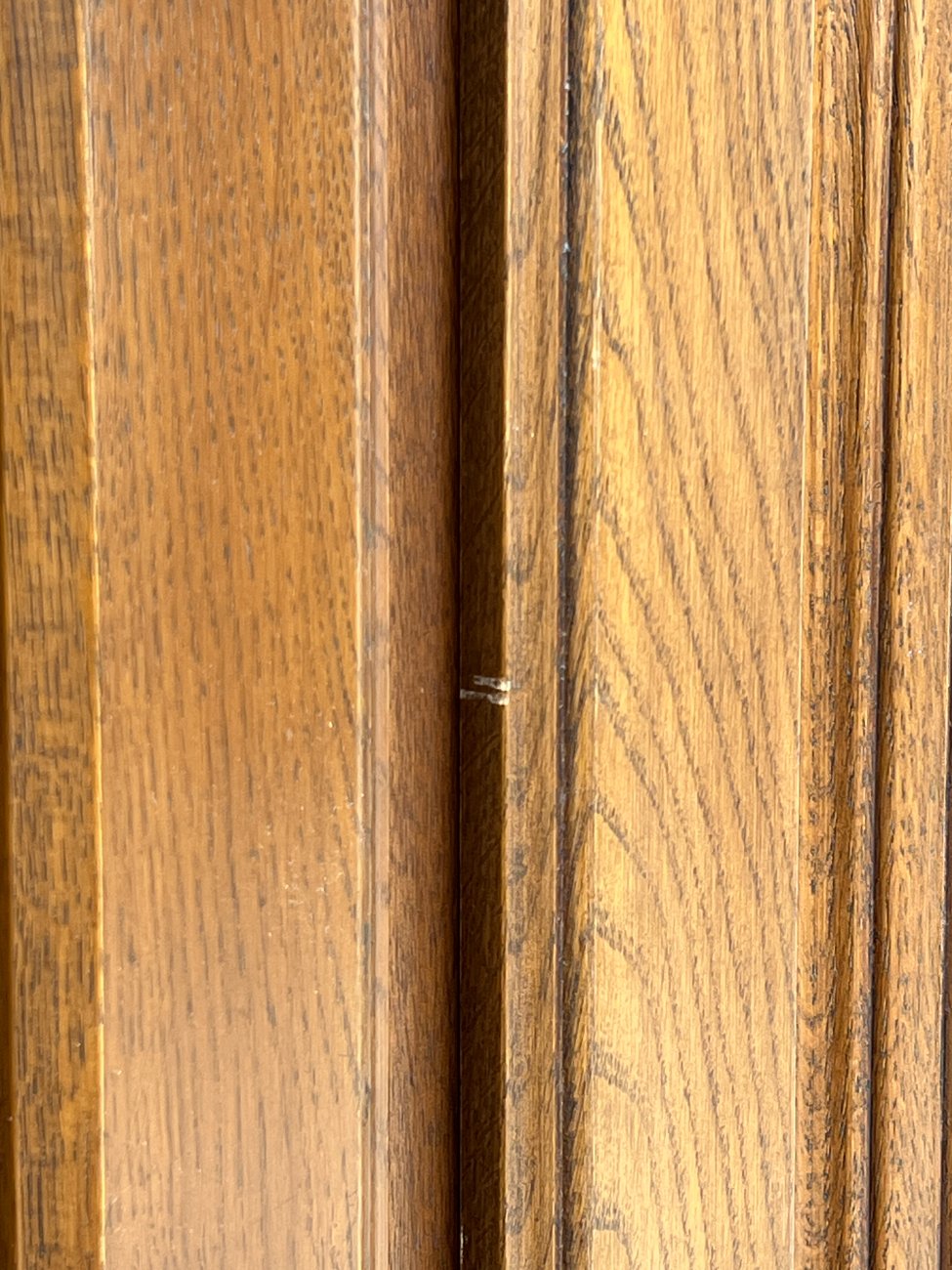 HL0267-spintos-17 Ilga ąžuolinė penkių durų ir trijų stalčių spinta 60x295x187 cm