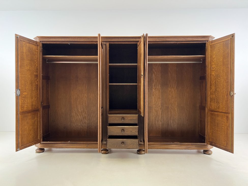 HL0267-spintos-5 Ilga ąžuolinė penkių durų ir trijų stalčių spinta 60x295x187 cm