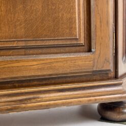 Ilga ąžuolinė penkių durų ir trijų stalčių spinta 60x295x187 cm