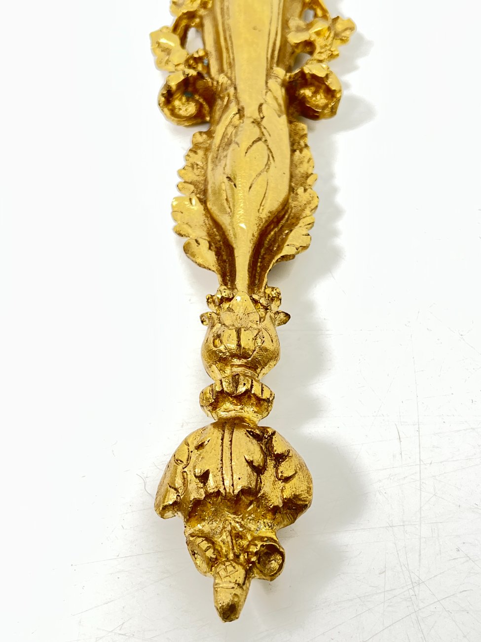 HM0785-sieniniai-sviestuvai-10 Sieniniai žalvariniai dviejų šakų šviestuvai stiklo gaubtais “Angelas” 2 vnt. komplektas 23x39x84 cm