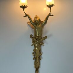 Sieniniai žalvariniai dviejų šakų šviestuvai stiklo gaubtais “Angelas” 2 vnt. komplektas 23x39x84 cm