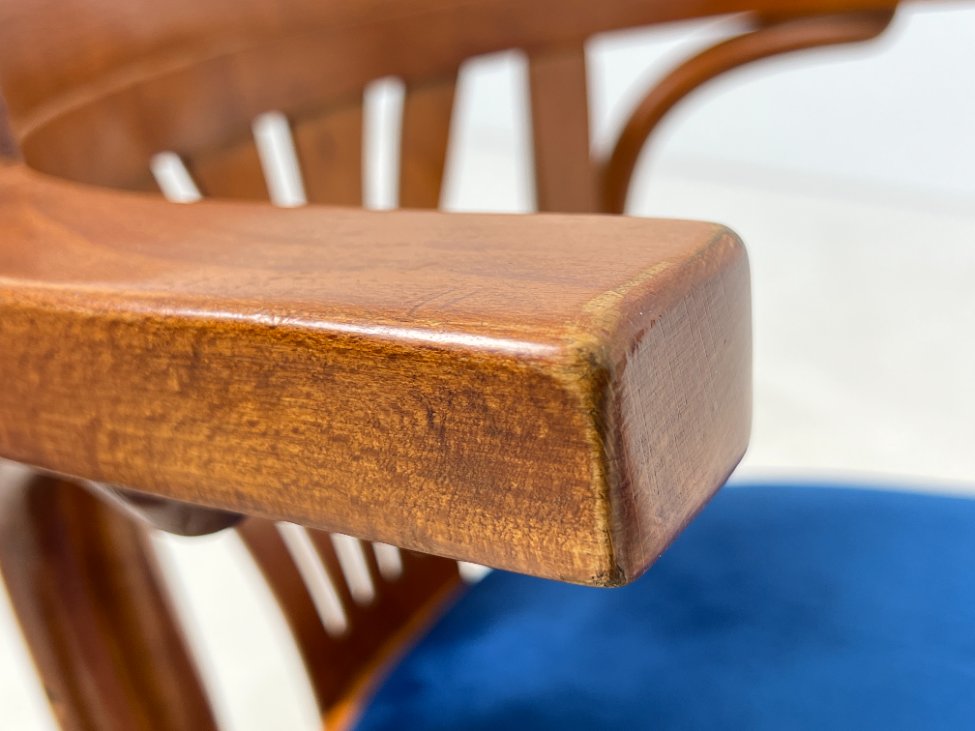 HM0786-valgomojo-kreslai-14 Medinis krėslas mėlynos spalvos gobeleno sėdimąja dalimi 47x51x78 cm, 49 cm